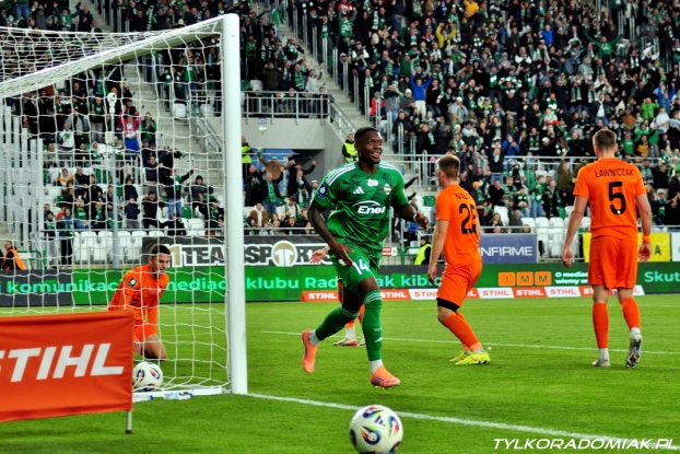 Premierowy gol Steve Kingue