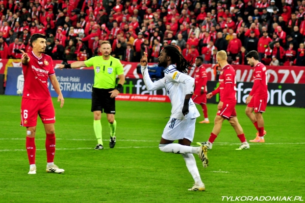 Premierowy gol Romario Baro