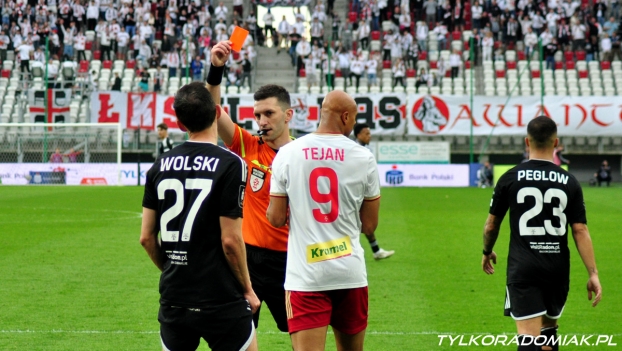 "WyKo(s)ńczył" aż 3 trenerów!